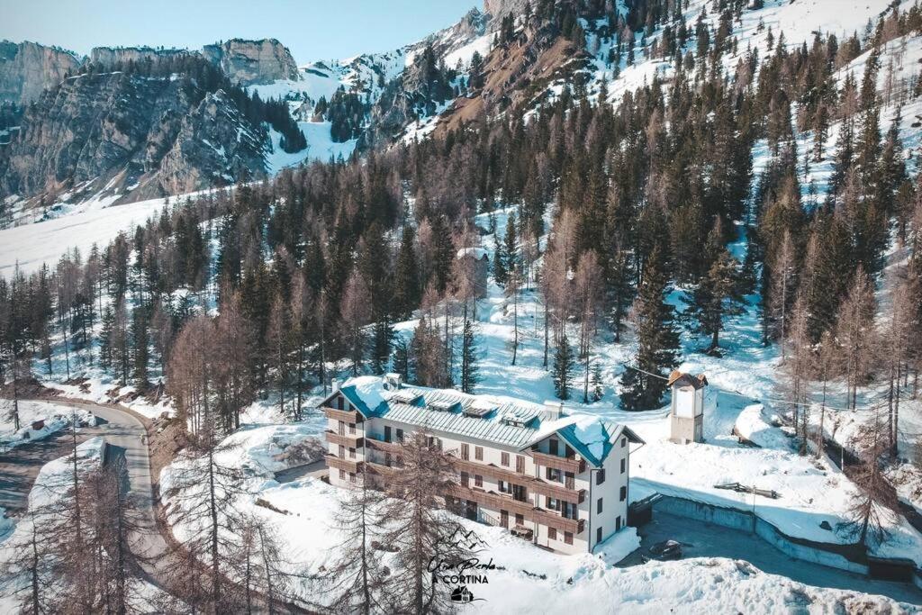 Una Perla A Cortina Cortina dʼAmpezzo Exterior foto